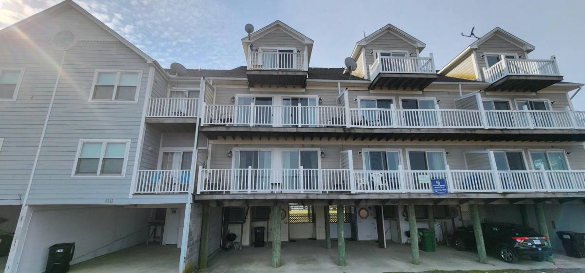 Townhouse for rent at 6143 Marsh Island Dr, Chincoteague Island, VA 23336