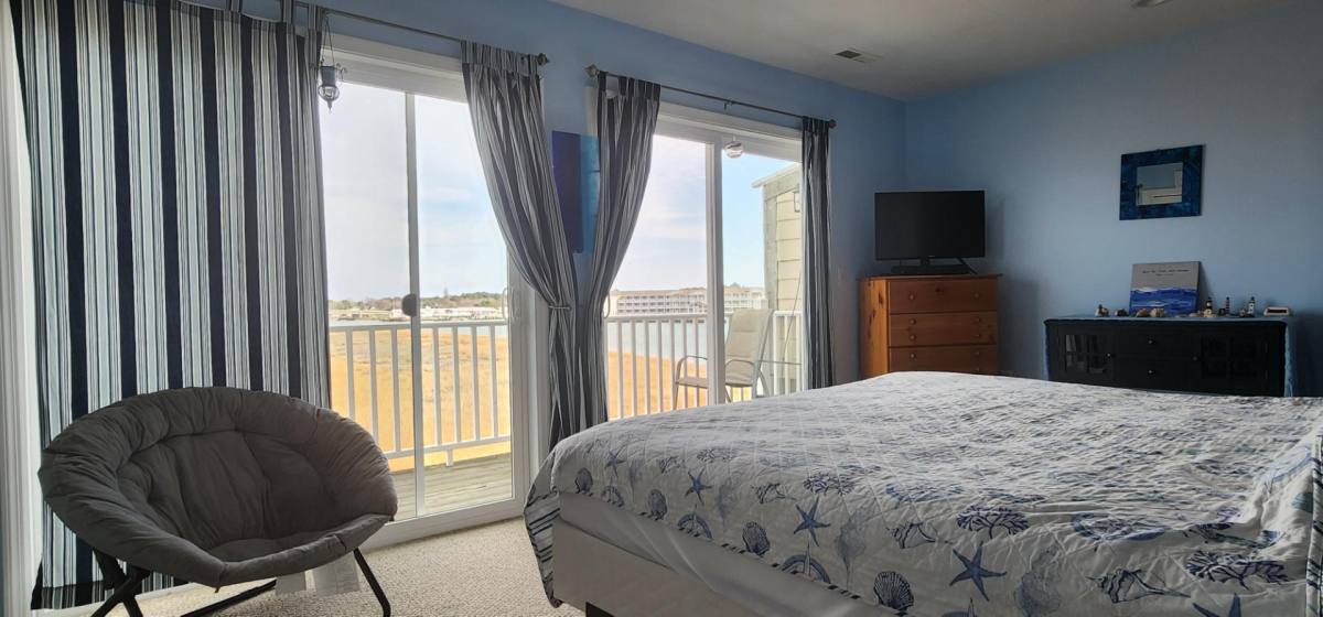 Townhouse for rent at 6143 Marsh Island Dr, Chincoteague Island, VA 23336