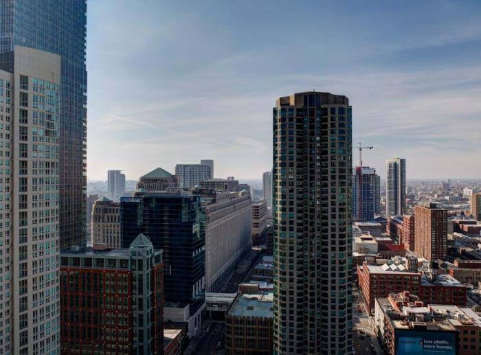 Apartment for rent at 71 W Hubbard St #2103, Chicago, IL 60654