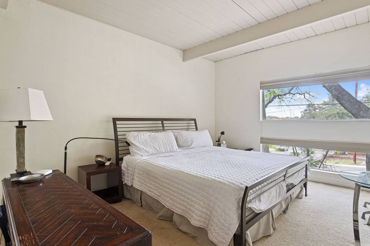 Condo for rent at 3102 Eisenhauer Rd, San Antonio, TX 78209