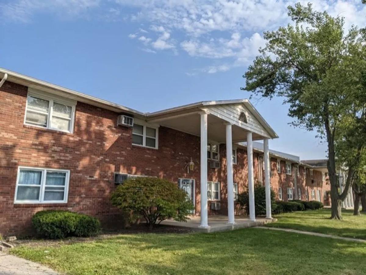Apartment for rent at 716 Arcadia, Bloomington, IL 61704