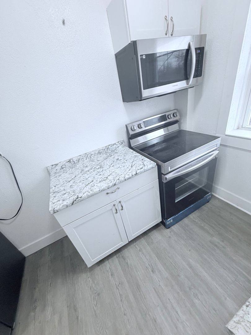 Apartment for rent at 13671 Euclid Ave E, Cleveland, OH 44112