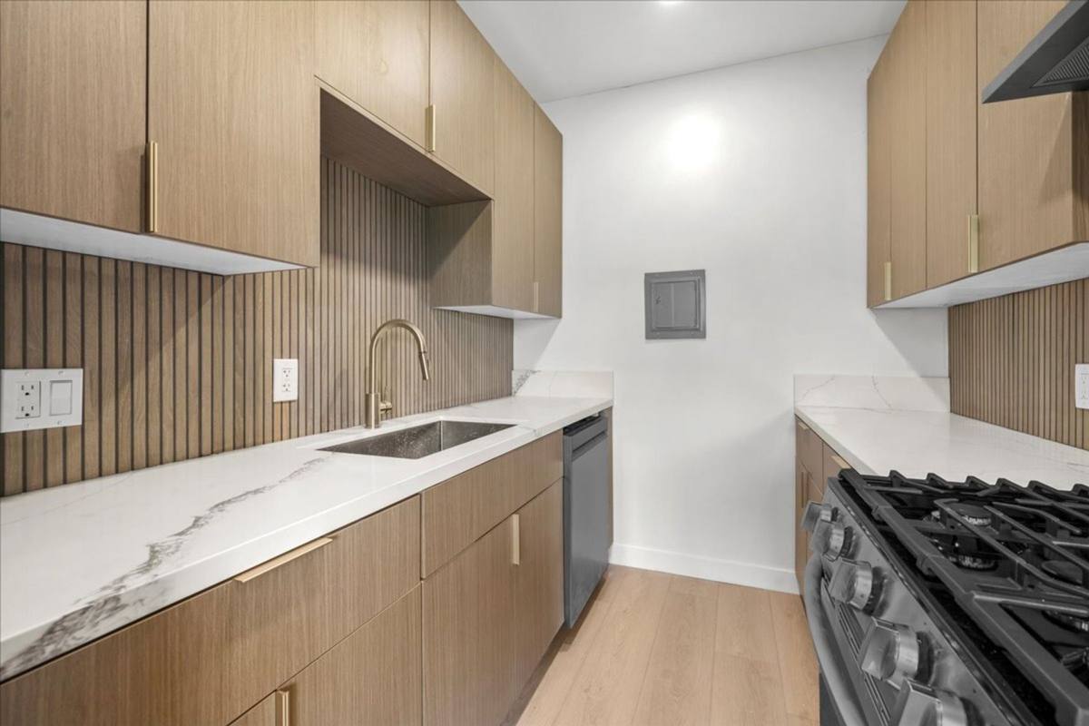 Apartment for rent at 12017 Pacific Ave, Los Angeles, CA 90066