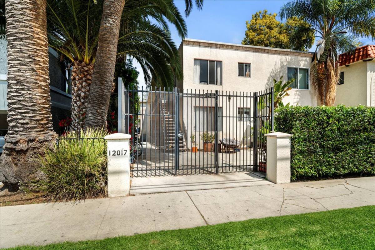Apartment for rent at 12017 Pacific Ave, Los Angeles, CA 90066