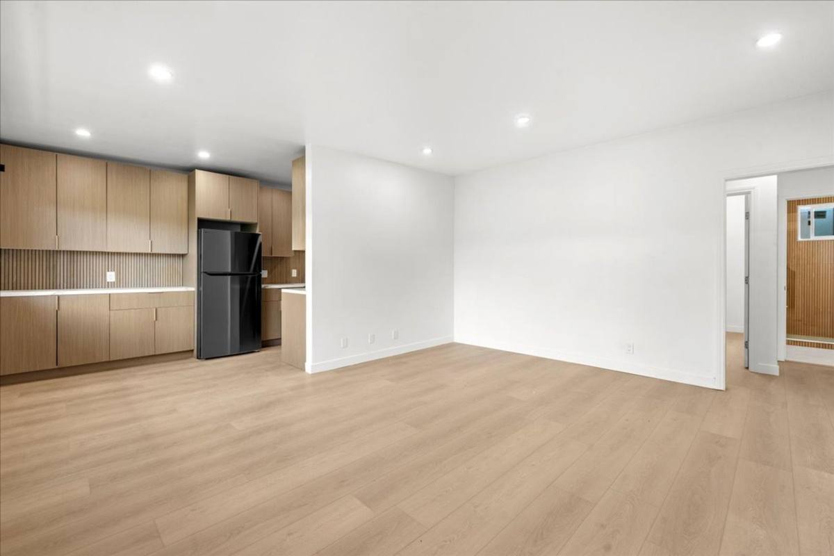 Apartment for rent at 12017 Pacific Ave, Los Angeles, CA 90066