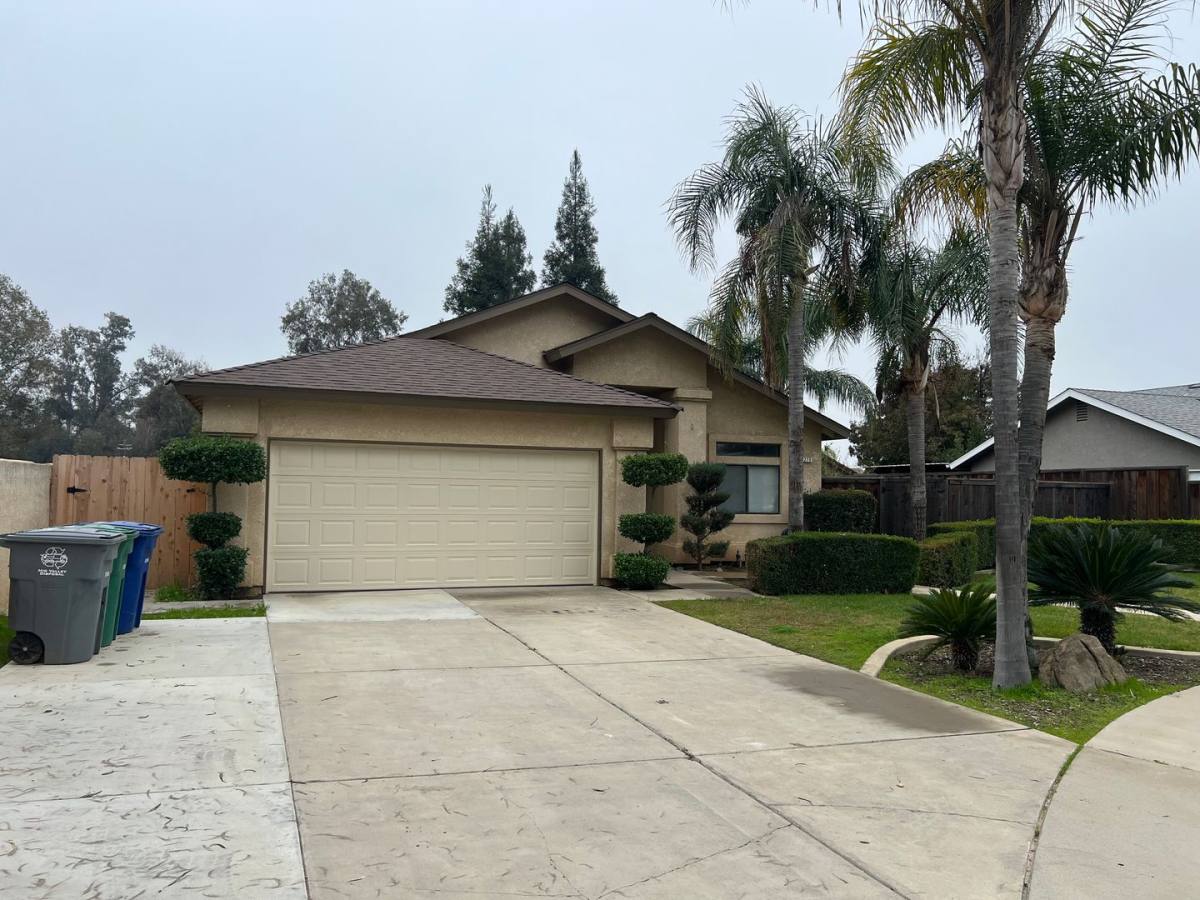 House for rent at 1275 W Kramer Ridge Rd, Reedley, CA 93654