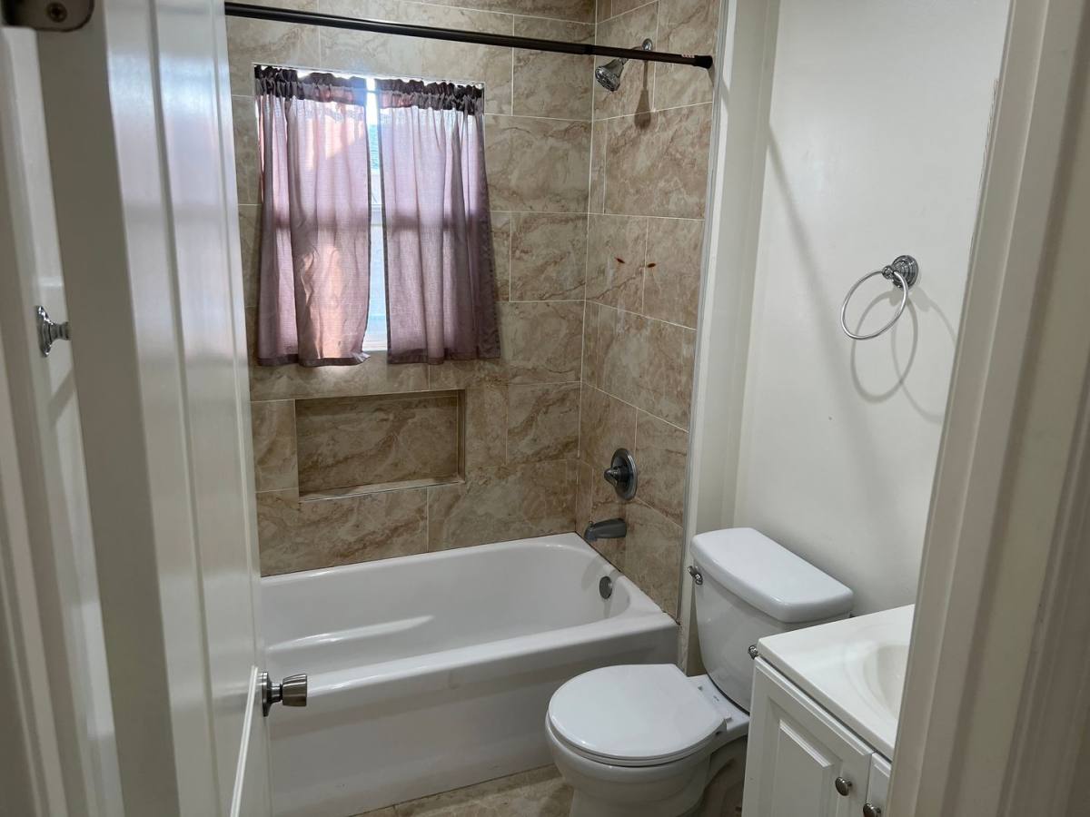 Apartment for rent at 3734 W Imperial Highway, Inglewood, CA 90303