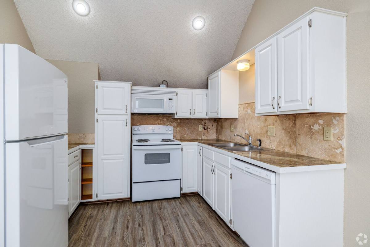 Apartment for rent at 417 E Madison, Springfield, MO 65806