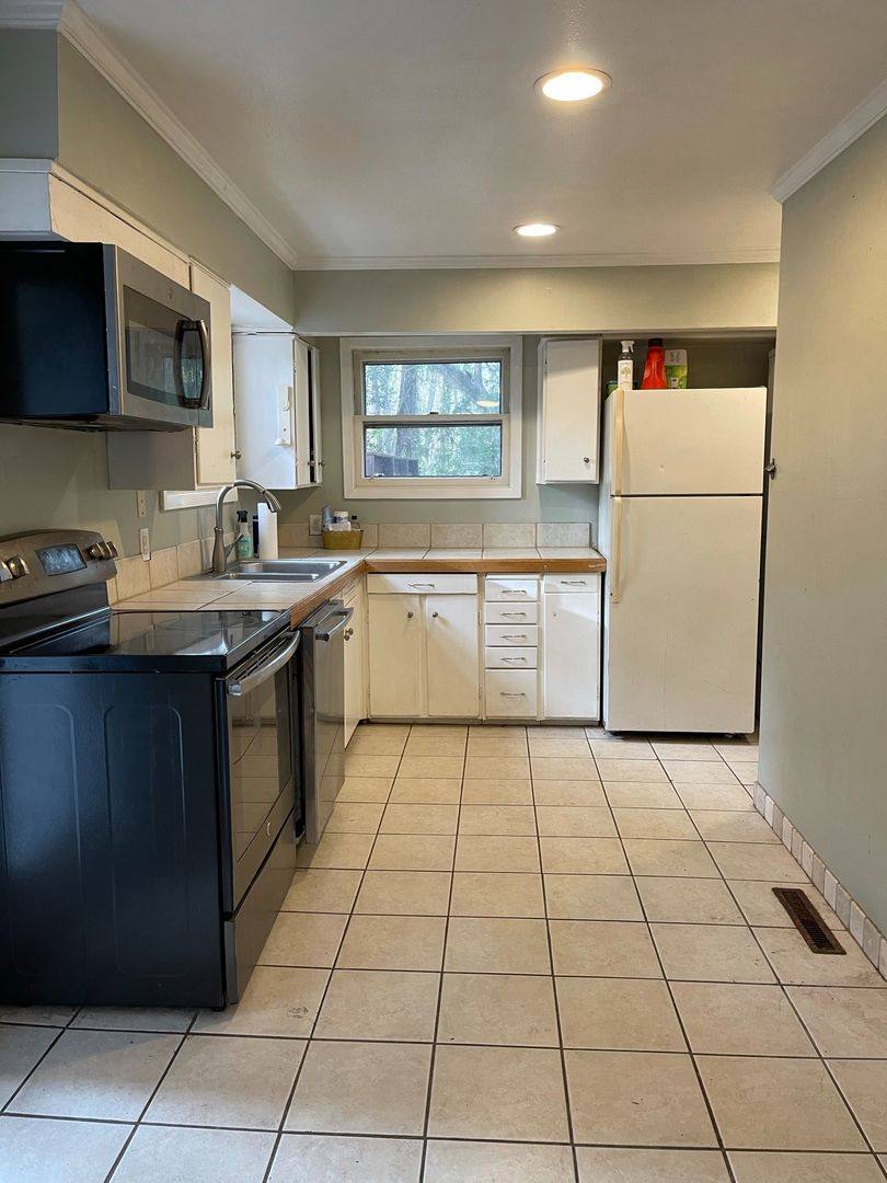 House for rent at 717 Williams Circle, Chapel Hill, NC 27516