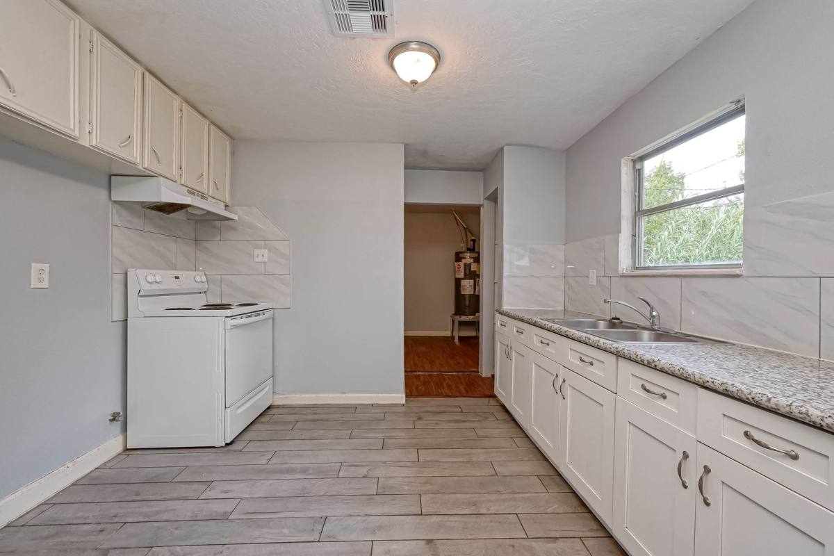 House for rent at 5431 Willow Glen Dr, Houston, TX 77033