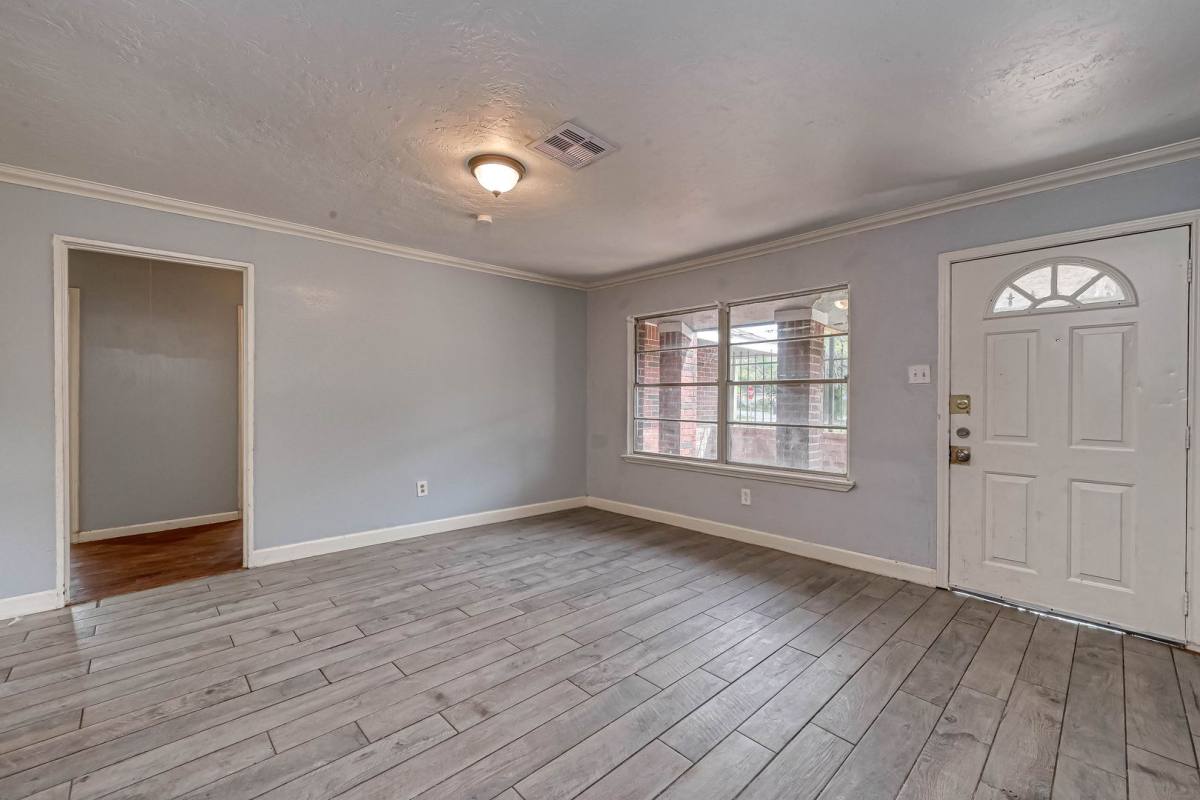 House for rent at 5431 Willow Glen Dr, Houston, TX 77033