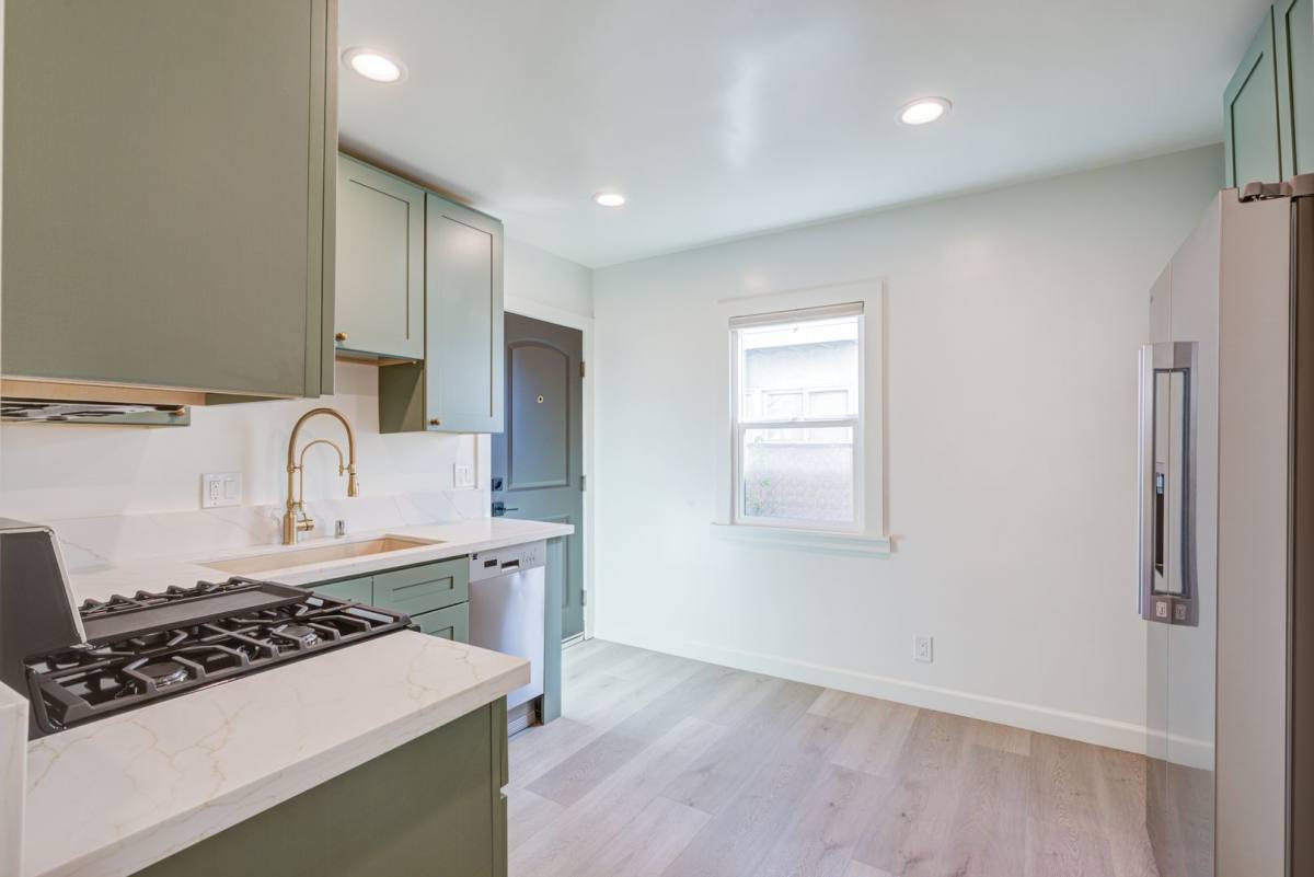 Apartment for rent at 12349-12351 1 2 Riverside Dr, Valley Village, CA 91607
