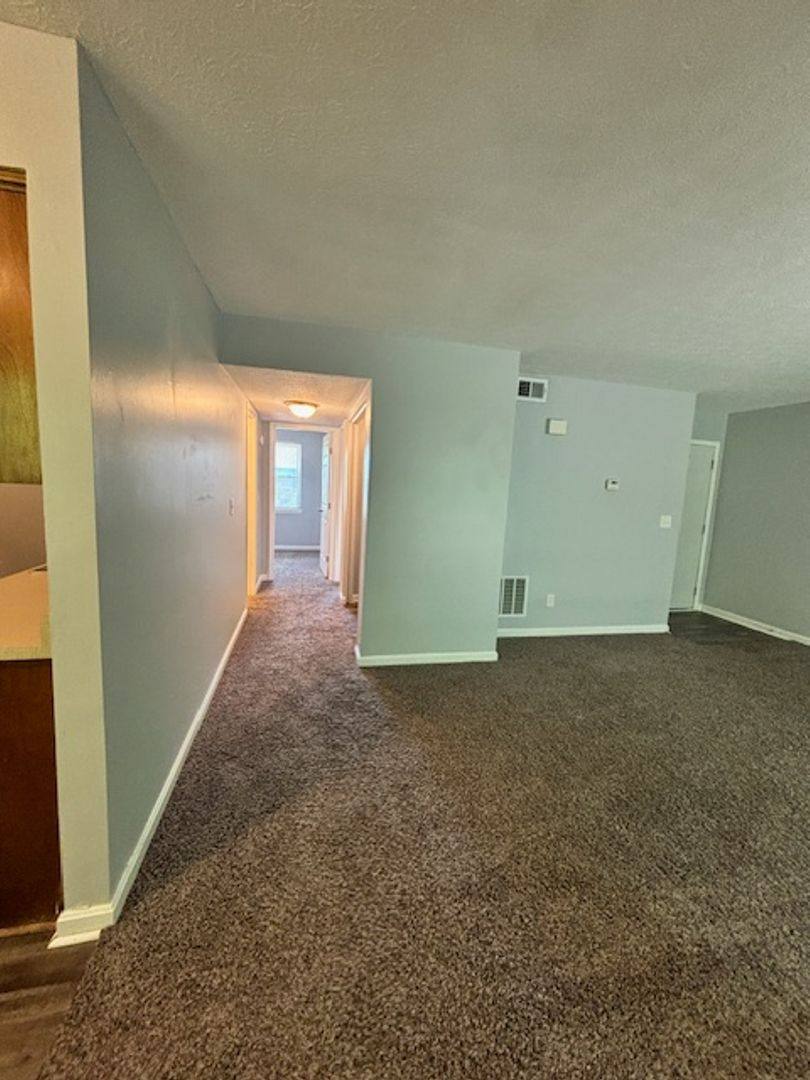 Apartment for rent at 1590 Illinois Rd, Radcliff, KY 40160