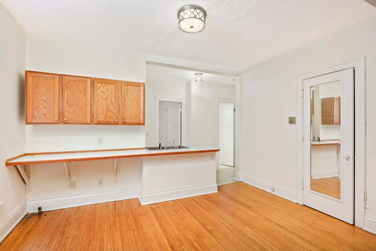 Apartment for rent at 2871 Irving Ave S, Minneapolis, MN 55408