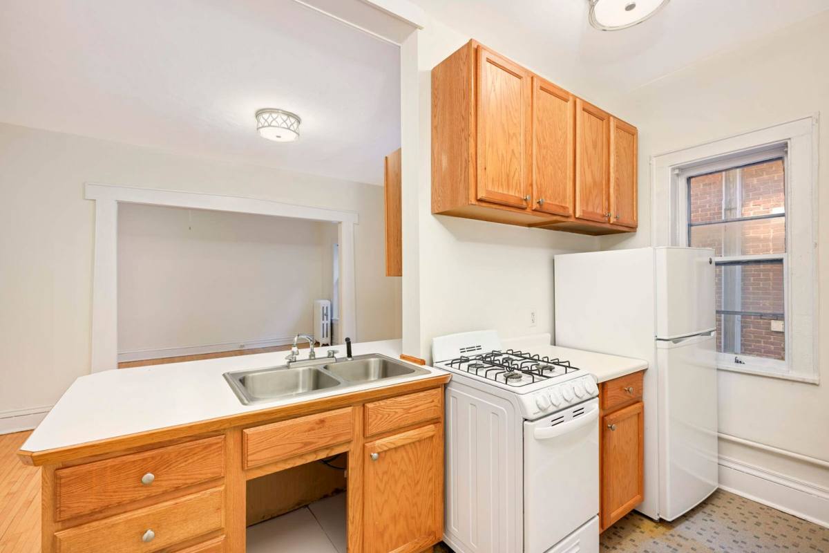 Apartment for rent at 2871 Irving Ave S, Minneapolis, MN 55408