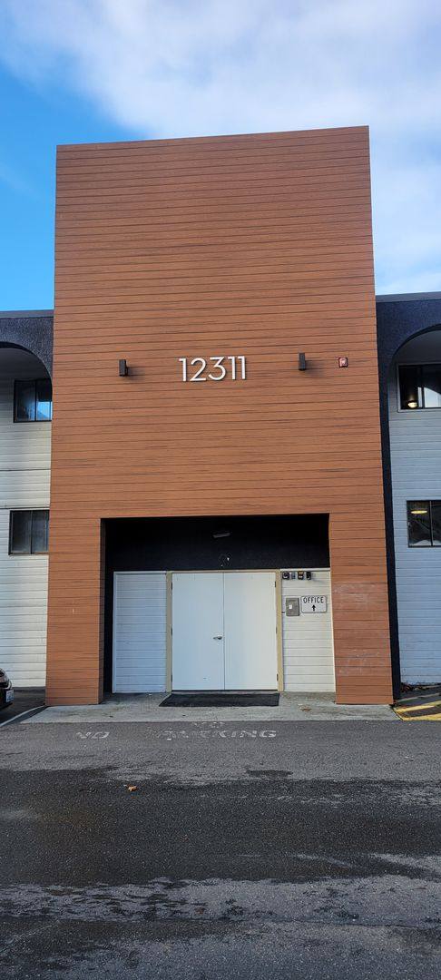 Apartment for rent at 12311 Ambaum Blvd SW, Seattle, WA 98146