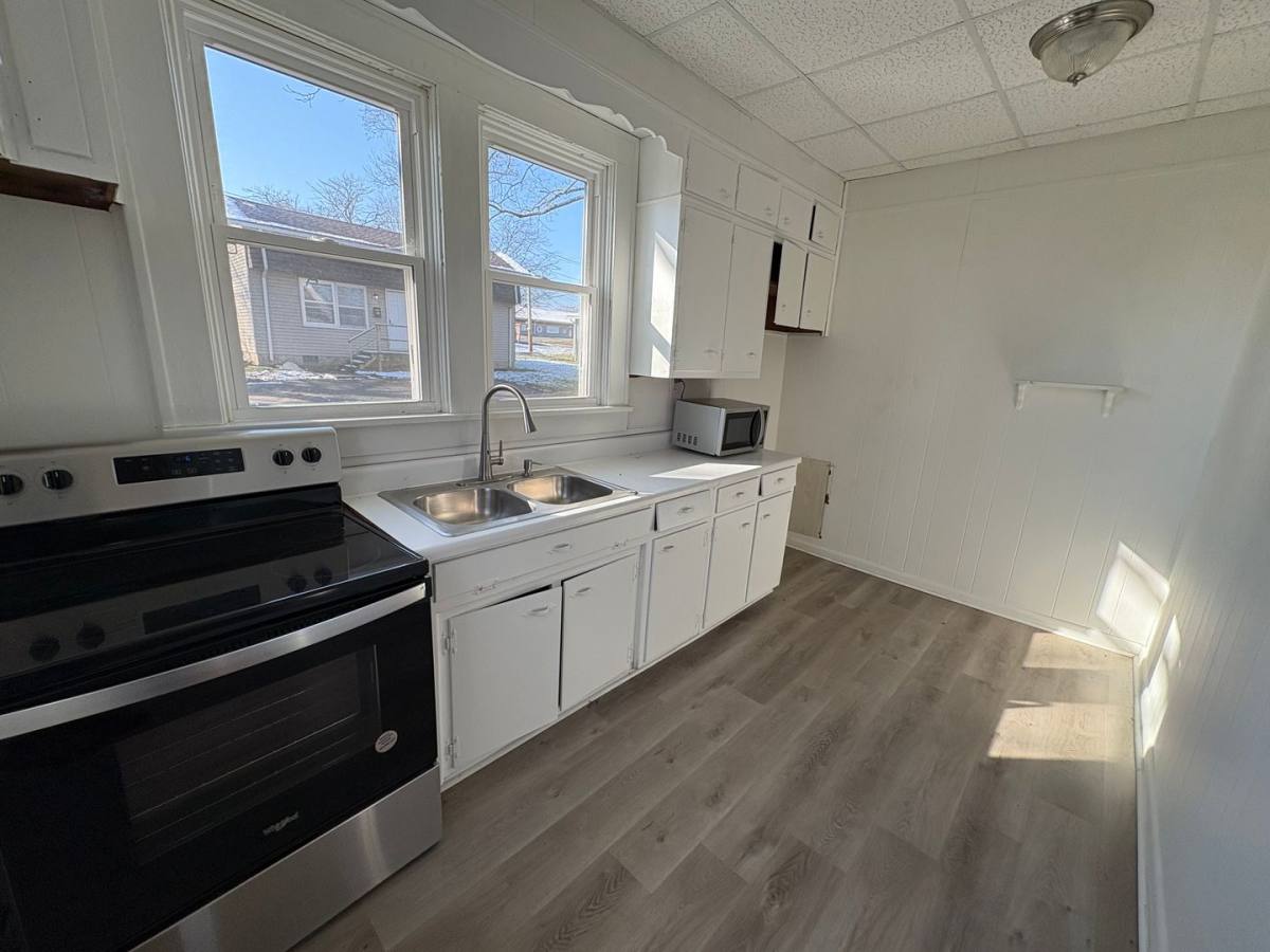 Apartment for rent at 402 E Wayne St, Glasgow, KY 42141