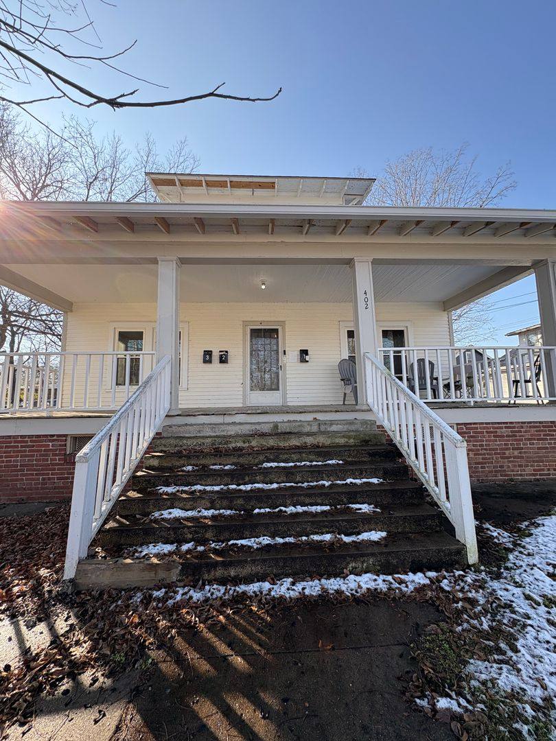 Apartment for rent at 402 E Wayne St, Glasgow, KY 42141