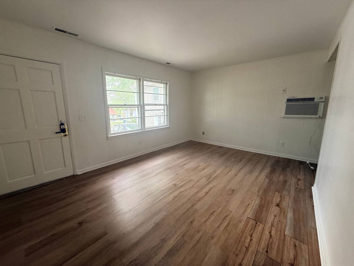 Apartment for rent at 402 E Wayne St, Glasgow, KY 42141