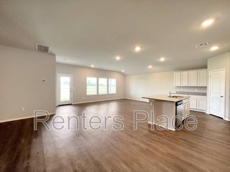 House for rent at 20 Stonegate Dr, Pryor, OK 74361