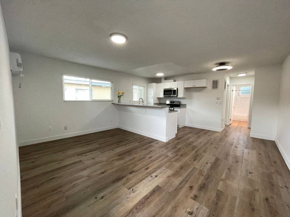 Apartment for rent at 10736 Magnolia Blvd, North Hollywood, CA 91601