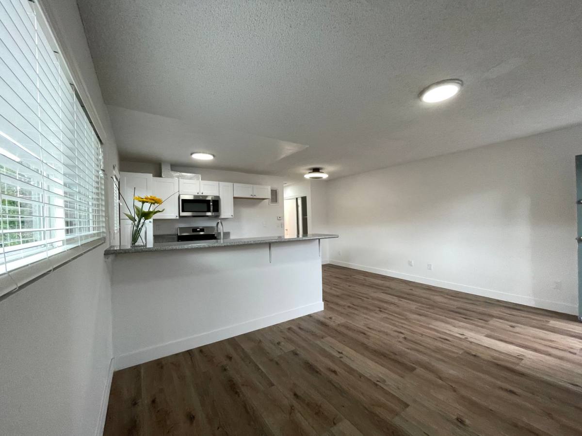 Apartment for rent at 10736 Magnolia Blvd, North Hollywood, CA 91601