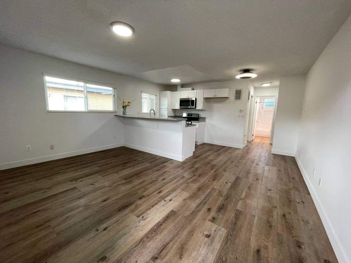 Apartment for rent at 10736 Magnolia Blvd, North Hollywood, CA 91601