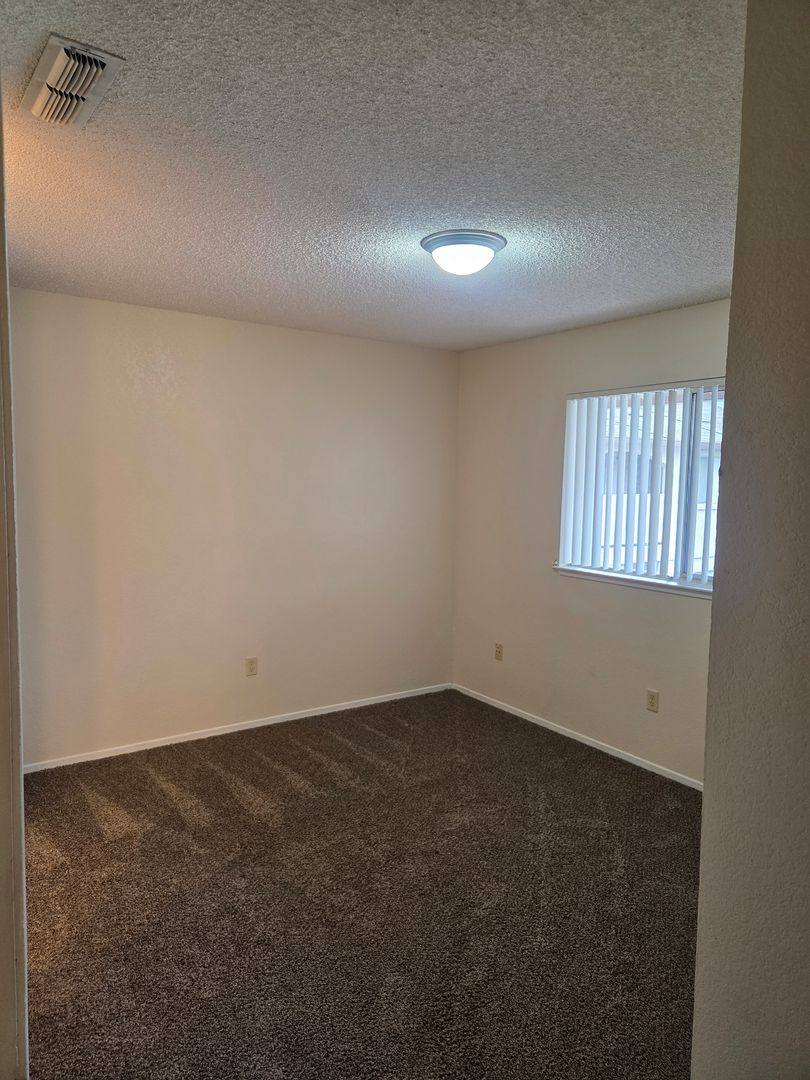 Apartment for rent at 511 Eastwood Ave, Manteca, CA 95336