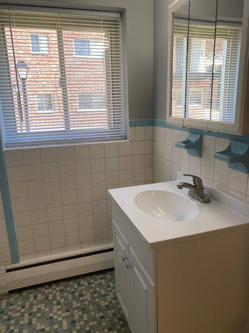 Apartment for rent at 2 W Chester Pike, Ridley Park, PA 19078