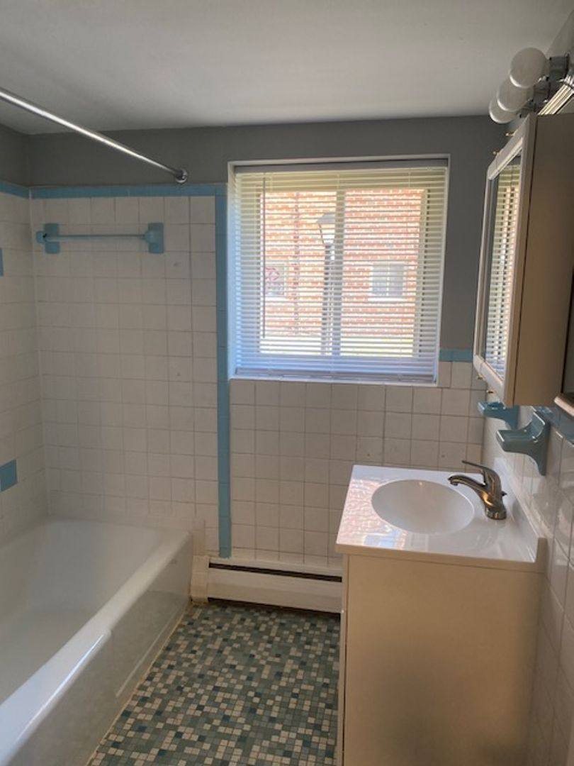 Apartment for rent at 2 W Chester Pike, Ridley Park, PA 19078