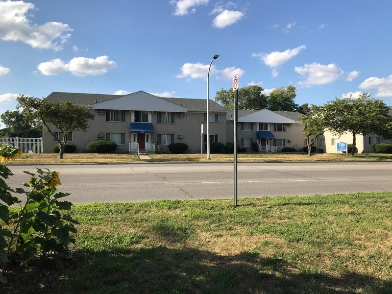 Apartment for rent at 10000 W Nine Mile Rd #3, Oak Park, MI 48237