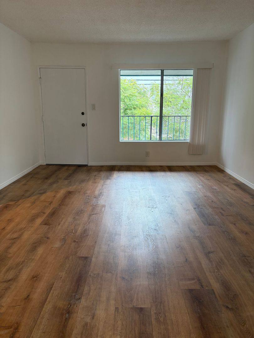 Apartment for rent at 534 Santa Clara Ave, Venice, CA 90291