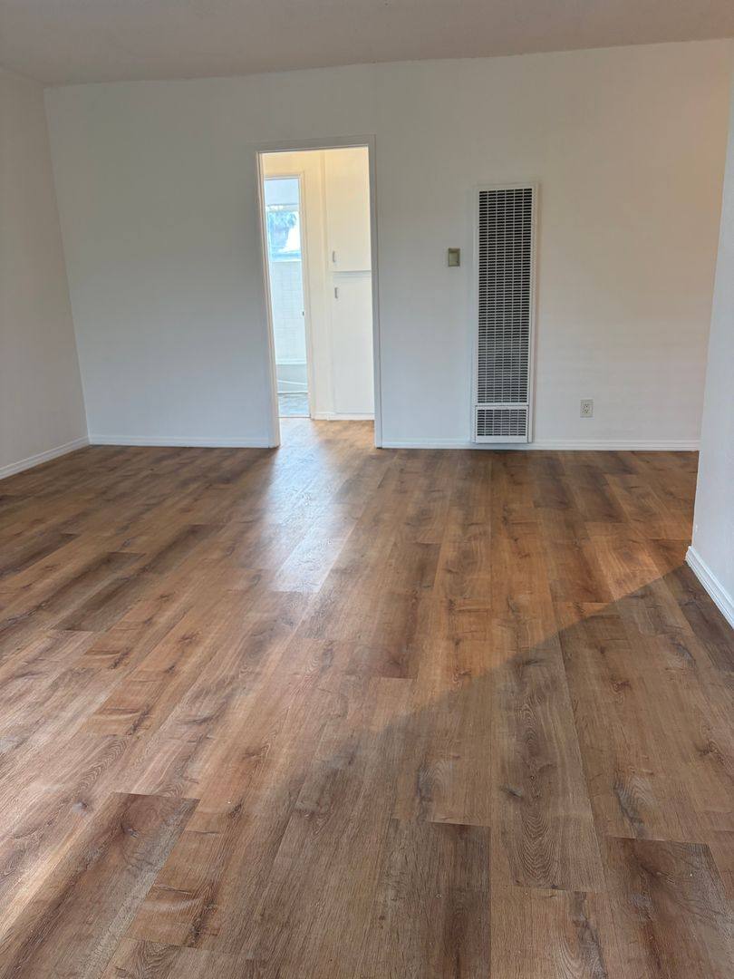 Apartment for rent at 534 Santa Clara Ave, Venice, CA 90291