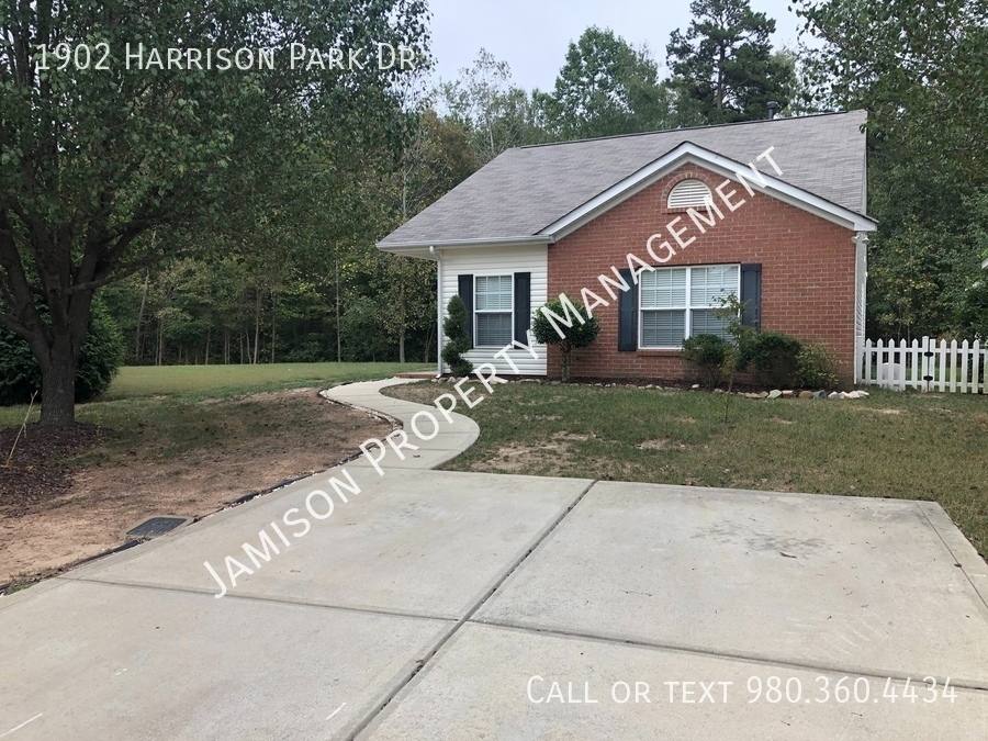 House for rent at 1902 Harrison Park Dr, Waxhaw, NC 28173