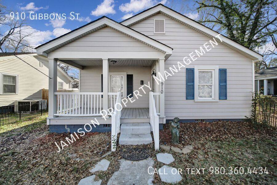 House for rent at 910 Gibbons St, Gastonia, NC 28052