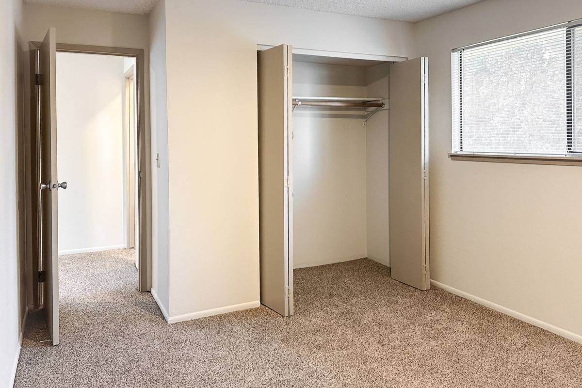 Apartment for rent at 801 N Tweedt St, Kennewick, WA 99336