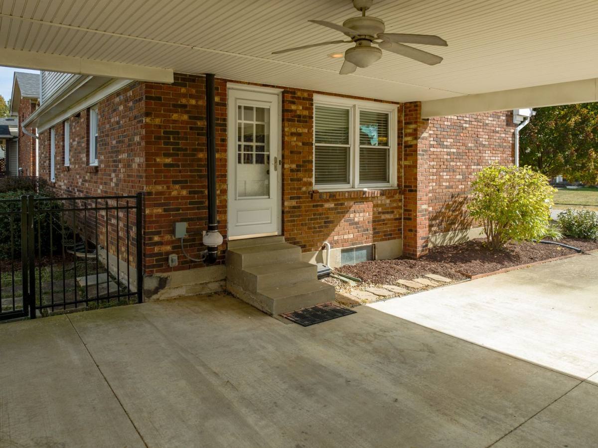 House for rent at 9903 Welshpool Court, Louisville, KY 40299