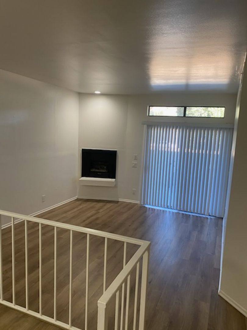 Apartment for rent at 4770 Kester Ave, Sherman Oaks, CA 91403