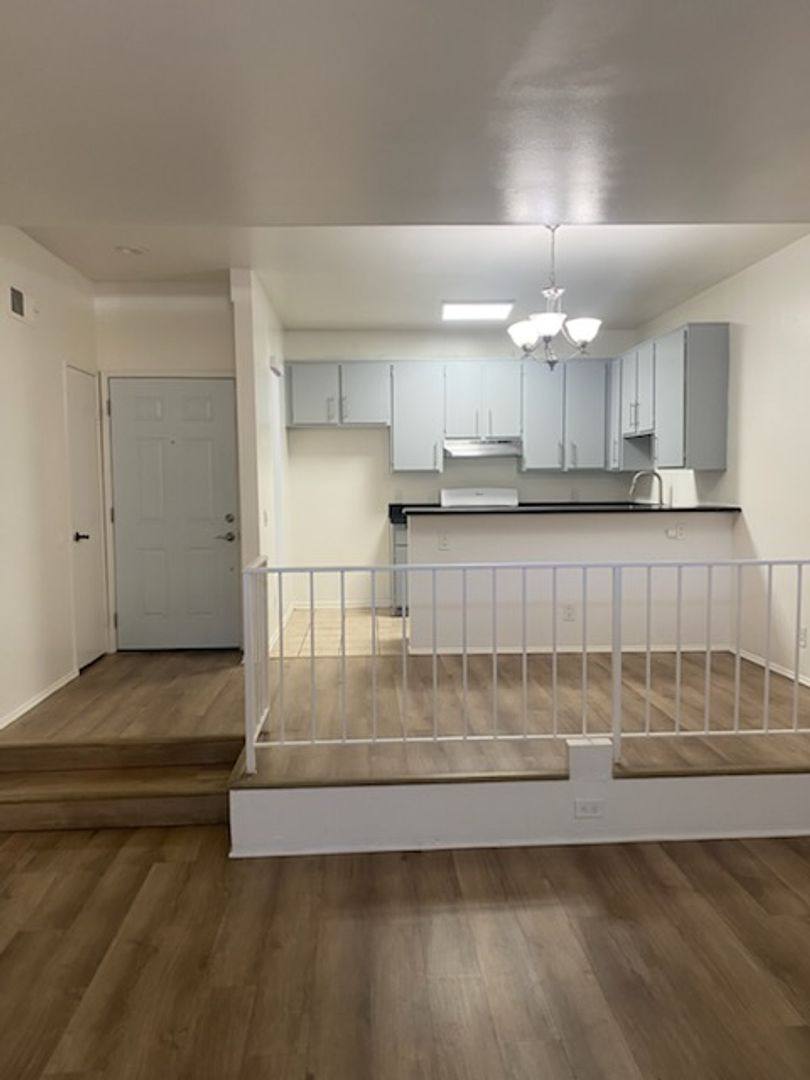 Apartment for rent at 4770 Kester Ave, Sherman Oaks, CA 91403