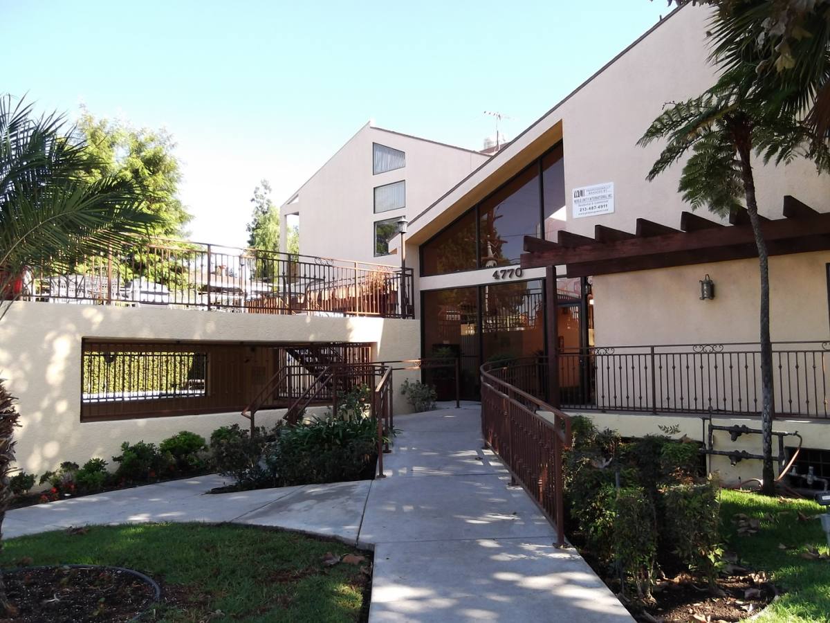 Apartment for rent at 4770 Kester Ave, Sherman Oaks, CA 91403
