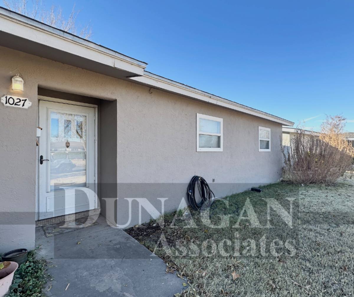House for rent at 1027 Alamosa St, Carlsbad, NM 88220