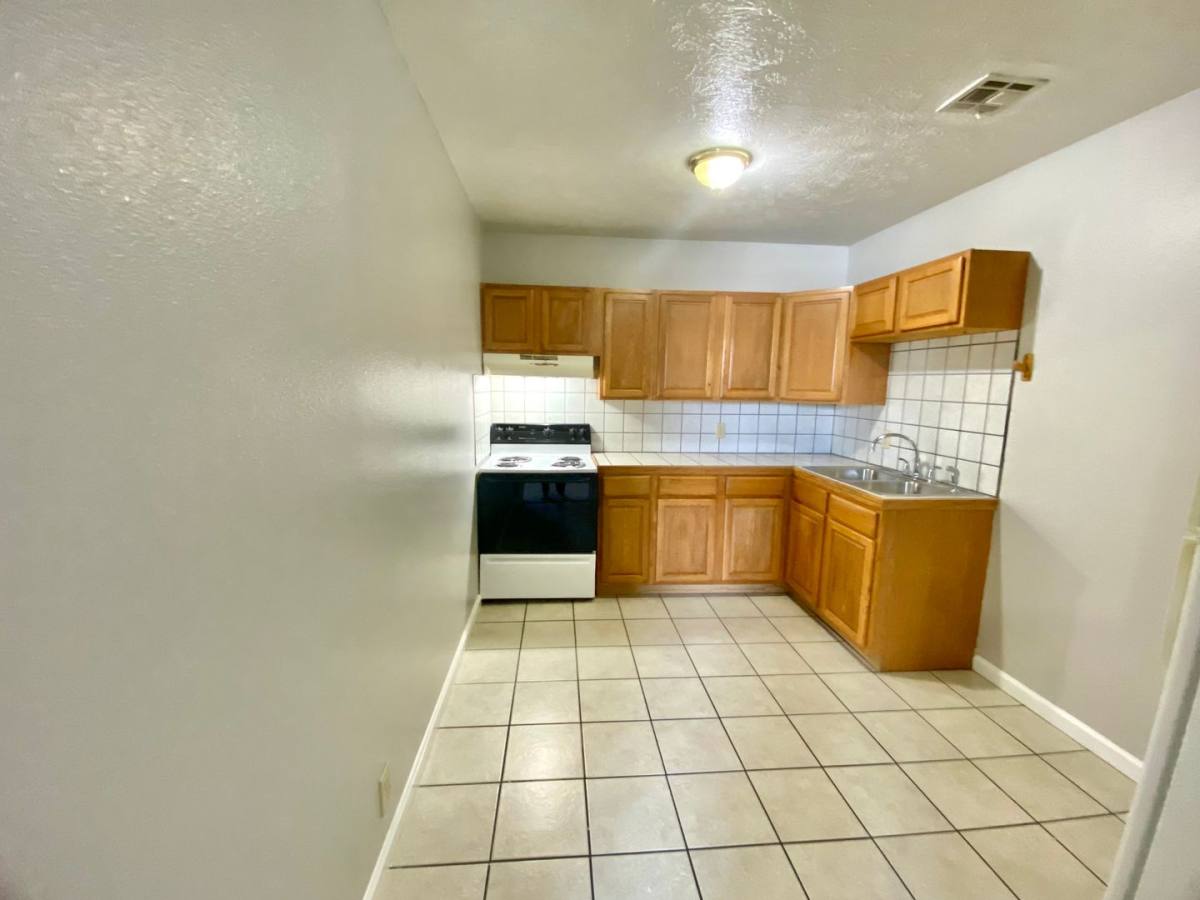Apartment for rent at 805 7th St, Dodge City, KS 67801