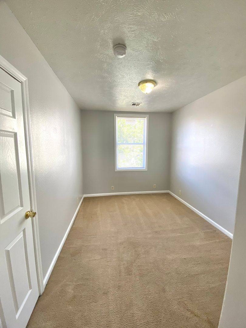 Apartment for rent at 805 7th St, Dodge City, KS 67801