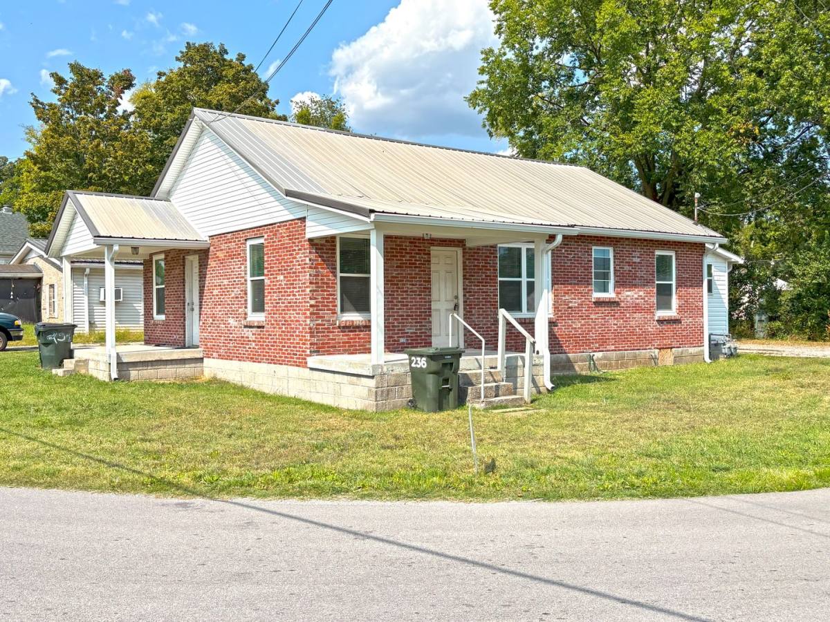 Apartment for rent at 234-236 W Winchester St, Gallatin, TN 37066