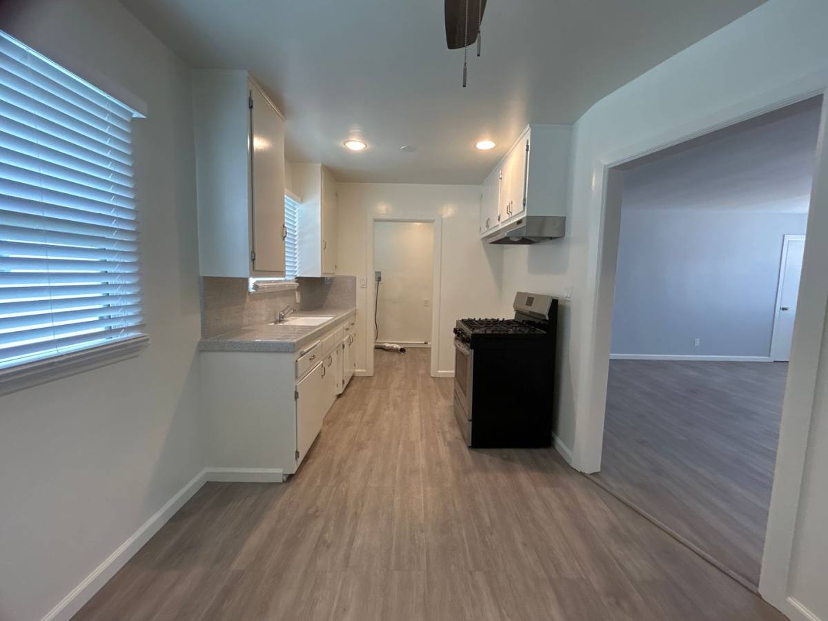 Apartment for rent at 4634 W El Segundo Blvd, Hawthorne, CA 90250