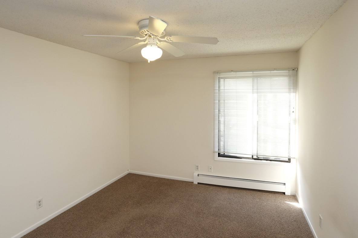 Apartment for rent at 1011-11013 Anderson Lakes Parkway, Eden Prairie, MN 55344