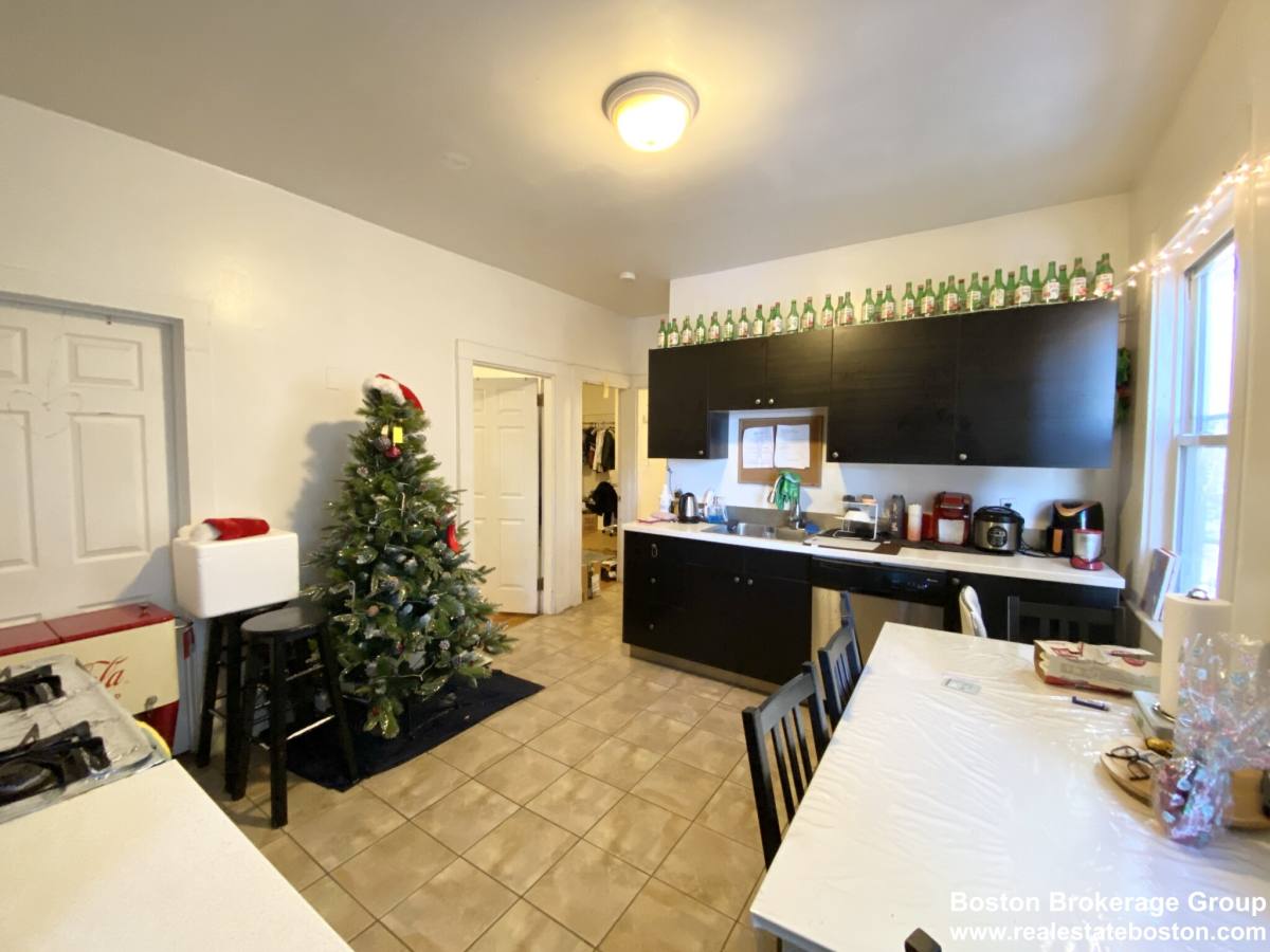 Apartment for rent at 72 Calumet St #1, Roxbury Crossing, MA 02120