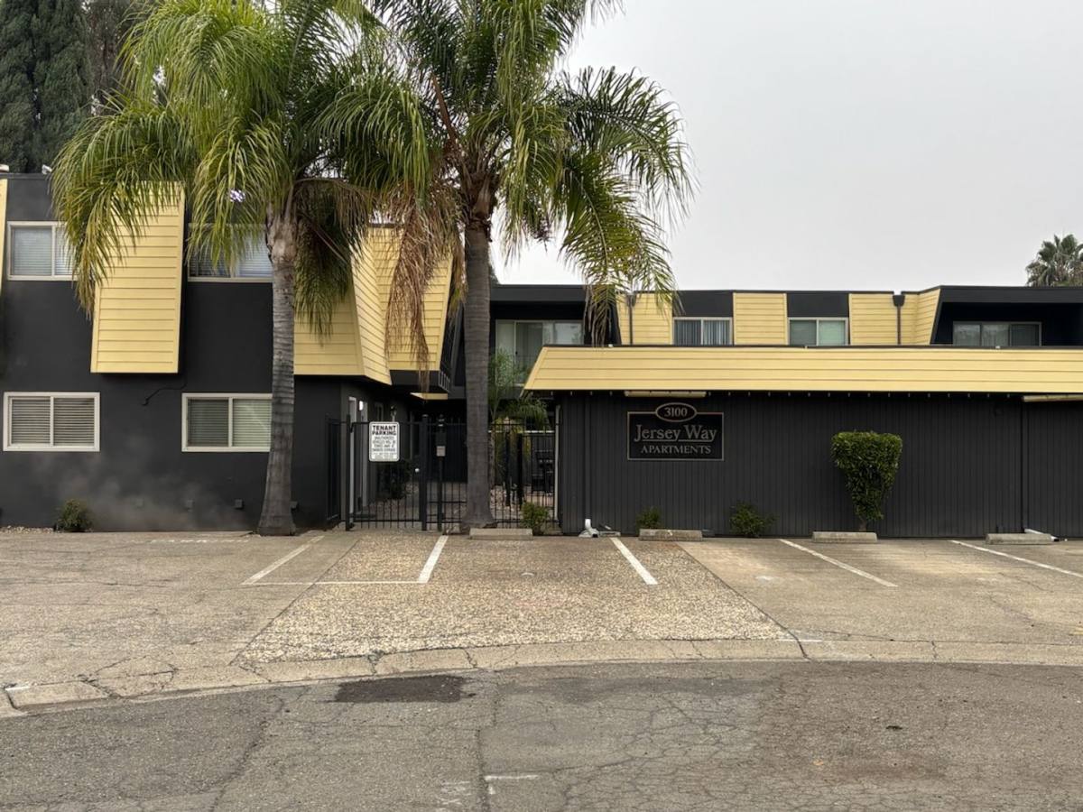 Apartment for rent at 3100 Jersey Way, Sacramento, CA 95821