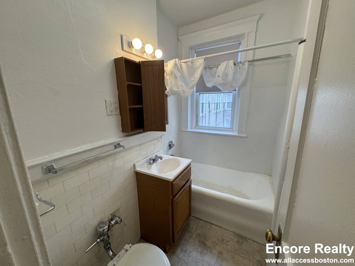 Apartment for rent at 1171 Boylston St #37, Boston, MA 02215