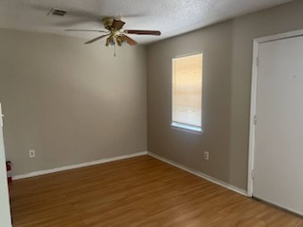 Apartment for rent at 1123 Blvd Place, Shreveport, LA 71104
